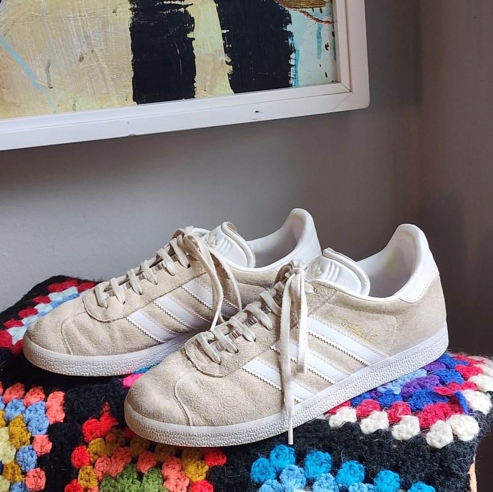 Adidas Gazelle suede women's lace up sneaker Wonder Beige / Off White / Cream